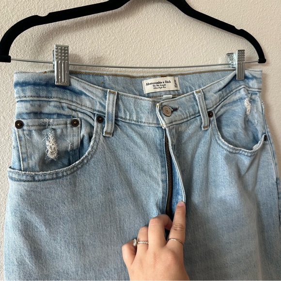 abercrombie & fitch curve love ultra high rise 90’s straight leg jeans - Picture 7 of 12
